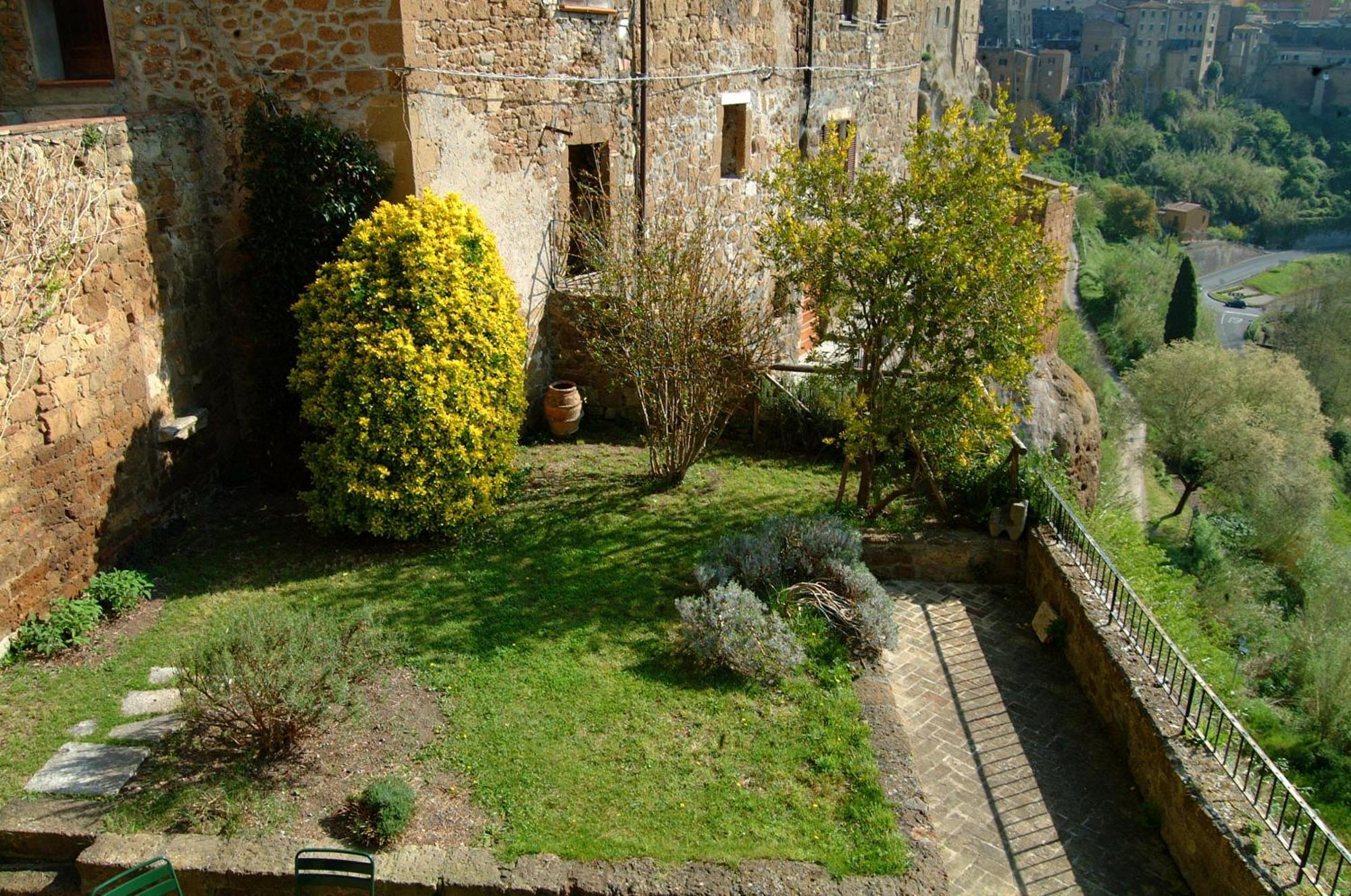 Un Giardino Nel Tufo Bed & Breakfast Pitigliano Luaran gambar